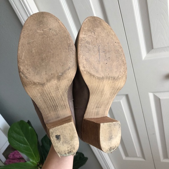 Urban Outfitters wood block suede ankle booties - Picture 5 of 8